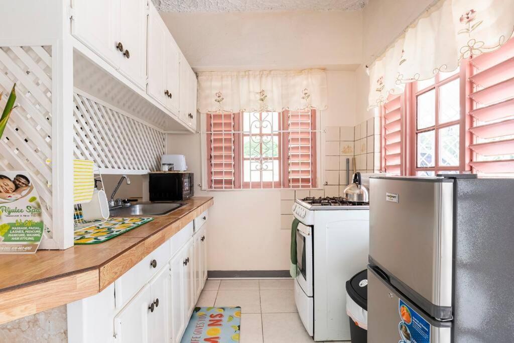 Shaw Park Gem Apt 12A Ocho Rios Bagian luar foto