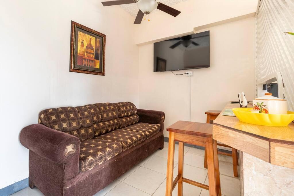 Shaw Park Gem Apt 12A Ocho Rios Bagian luar foto