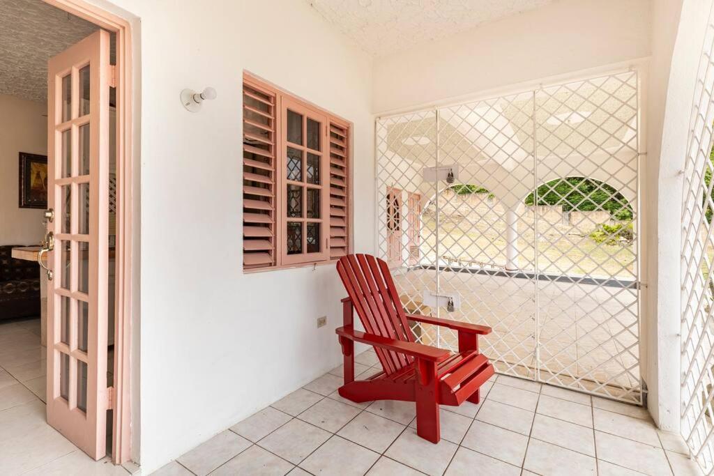 Shaw Park Gem Apt 12A Ocho Rios Bagian luar foto