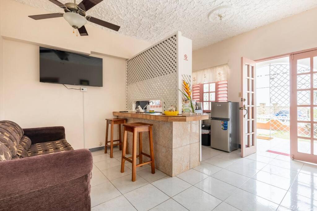 Shaw Park Gem Apt 12A Ocho Rios Bagian luar foto