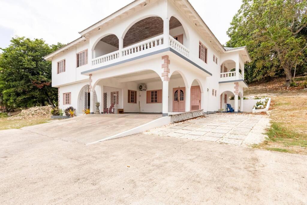 Shaw Park Gem Apt 12A Ocho Rios Bagian luar foto
